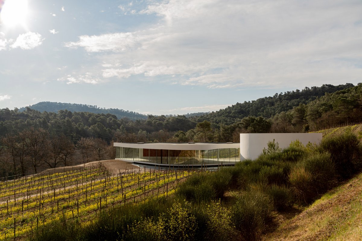 YINJISPACE - Oscar Niemeyer x Pavilion at Château La Coste